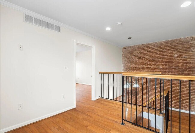 Building Photo - 1401 Druid Hill Ave