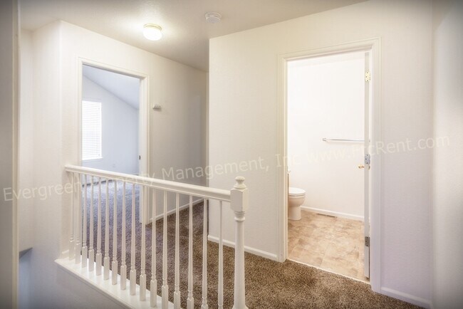 Building Photo - 802 Waterglen Dr