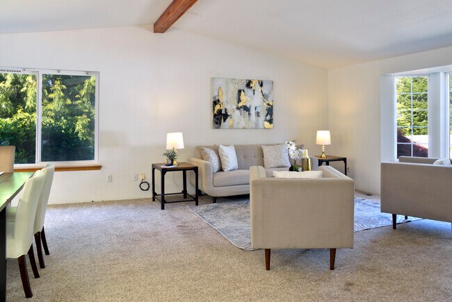 Building Photo - 13315 Lost Lake Rd