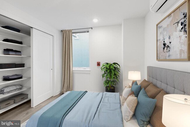 Building Photo - 2046 E Lehigh Ave