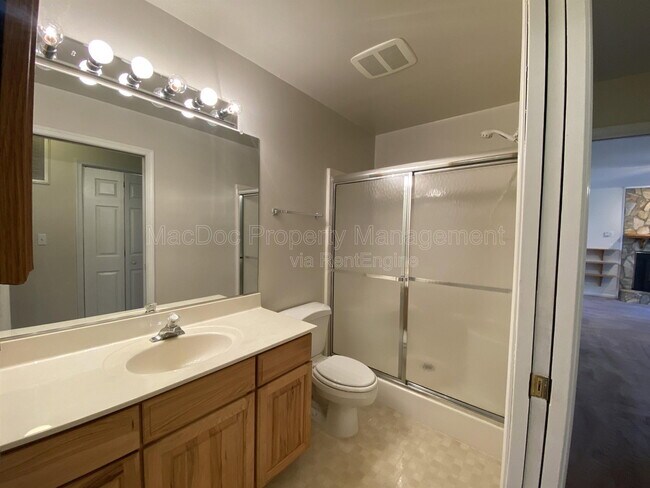 Building Photo - 10207 Battlefield Dr
