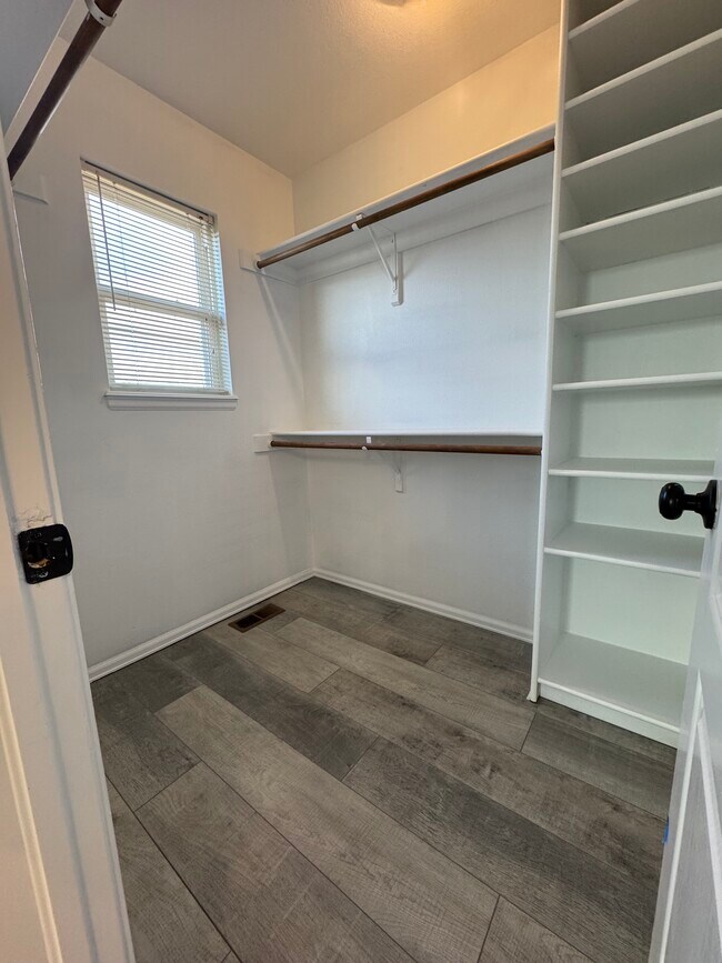 Building Photo - 7650 Conifer Dr