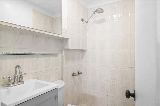 Building Photo - 1814 SW 22nd Terrace