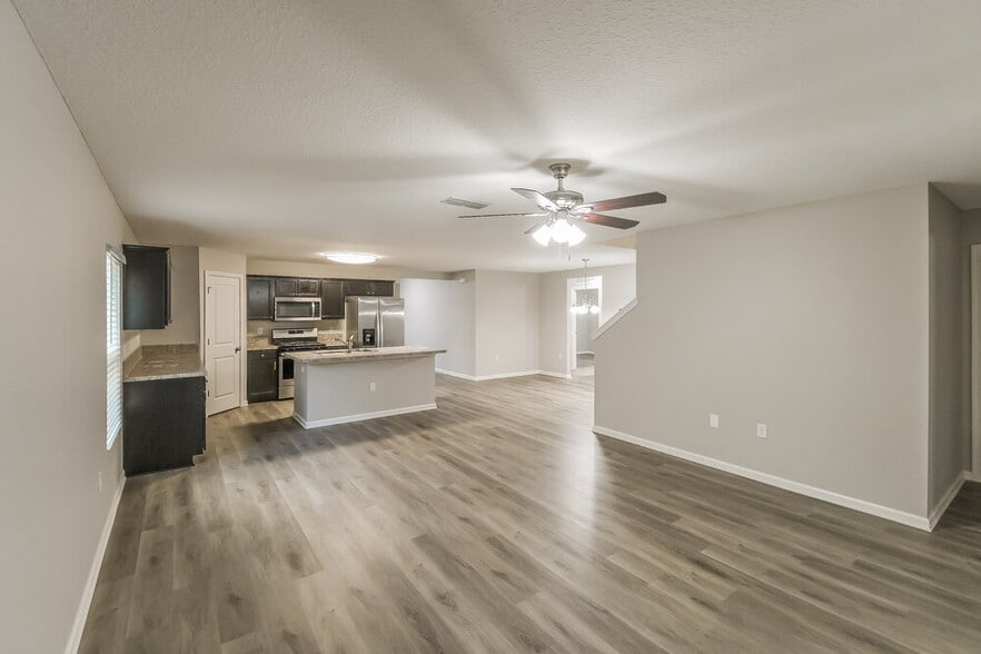 Building Photo - 3059 Firethorn Ave