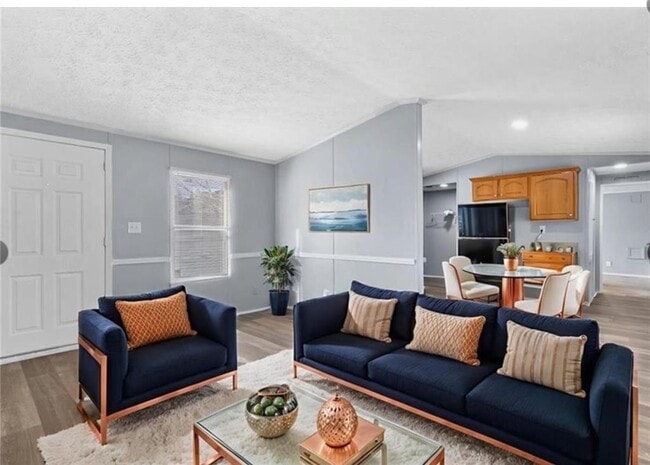 Building Photo - 204 Fleetwood Dr