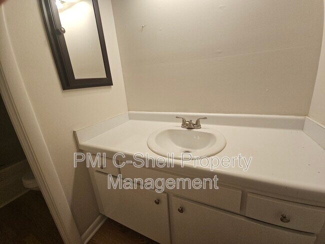 Building Photo - 4730 Huron Dr
