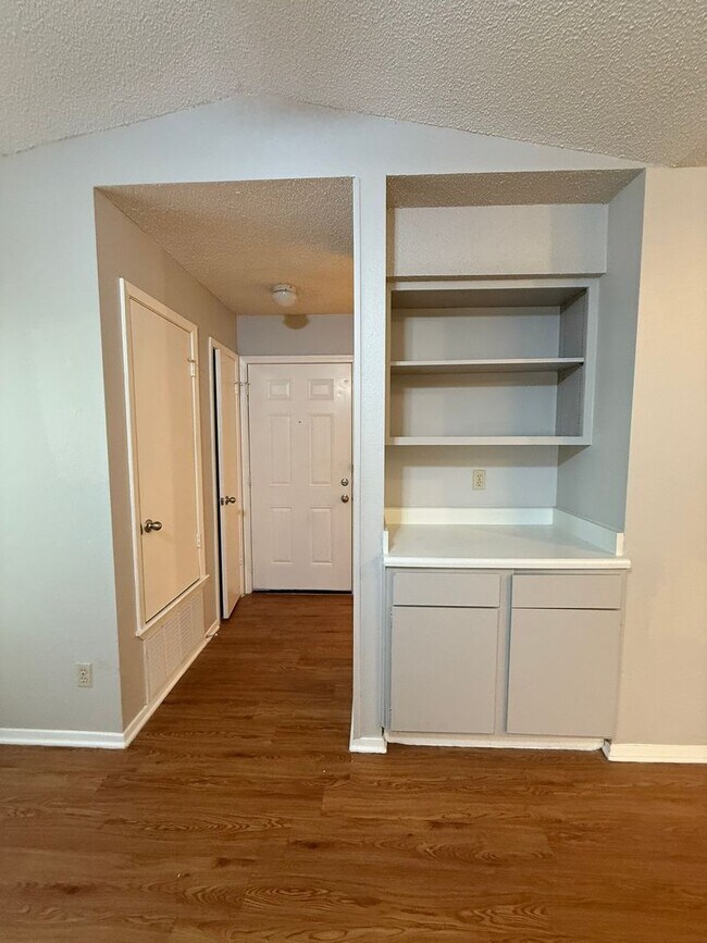 Building Photo - Vigil Properties2 (12812 Tomanet Trl)