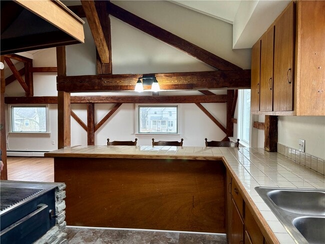 Building Photo - 116 W High St