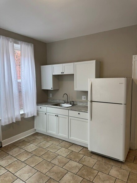 Building Photo - 3109 California Ave