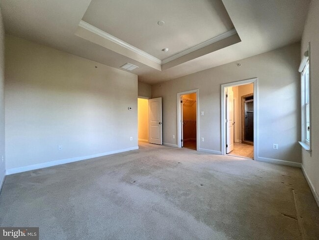 Building Photo - 376 Parkview Ave