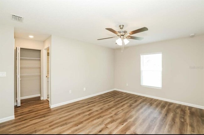 Building Photo - 691 SW Hillsboro Cir