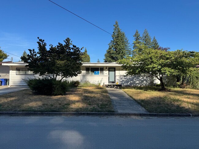 Building Photo - 2644 153rd Ave SE