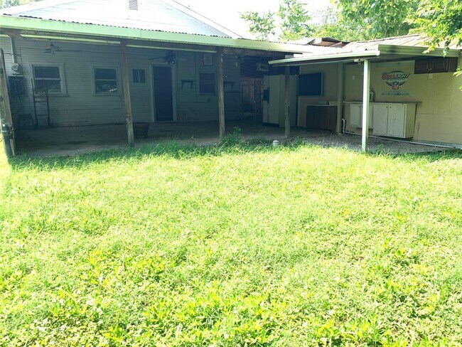 Building Photo - 416 Shaw St