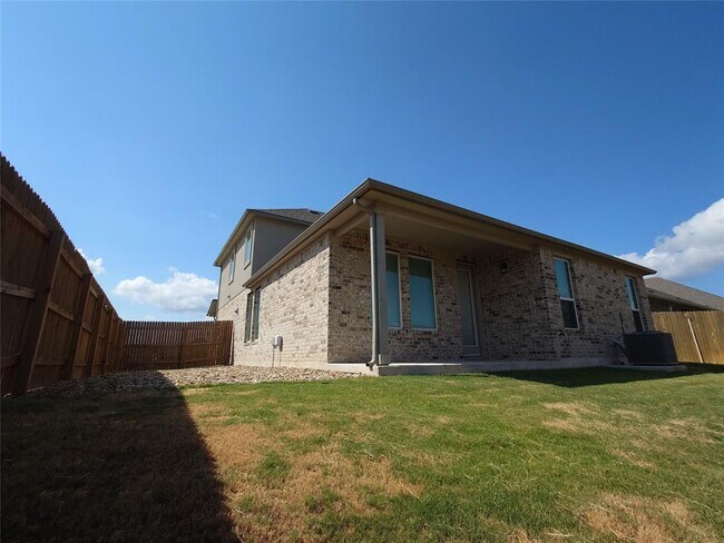 Building Photo - 2025 Wildhorse St