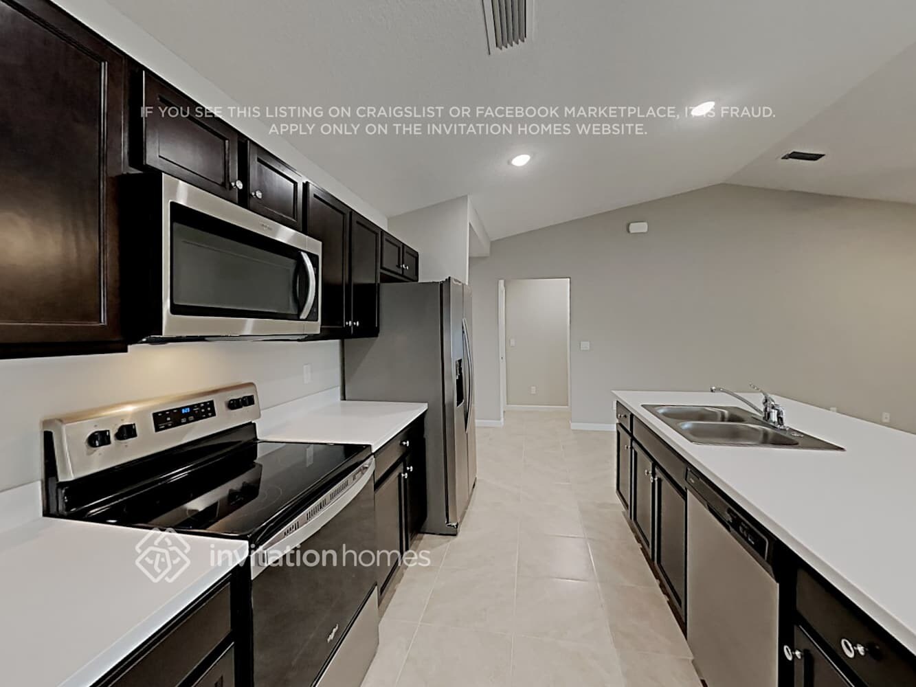 Building Photo - 1026 SW Colorado Ave