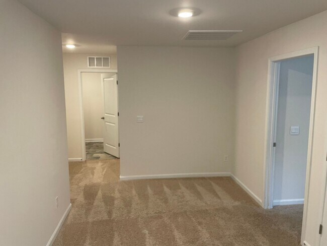 Building Photo - Complimentary Rent for a July ONLY Move in...