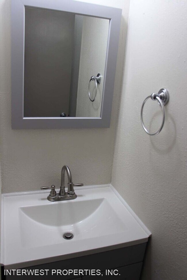 Building Photo - 17441 SE Division St