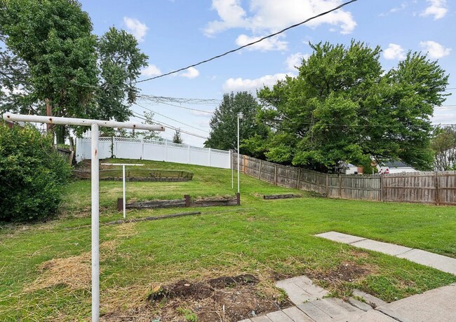 Building Photo - 5522 Lanham Way