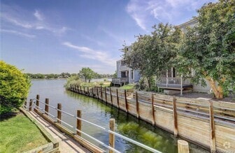Building Photo - Lake Views in the City! **Move-In Special**