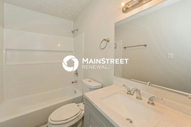 Building Photo - 3 Bedroom Pet-Friendly Home in Knoxville, TN with Main Street Renewal