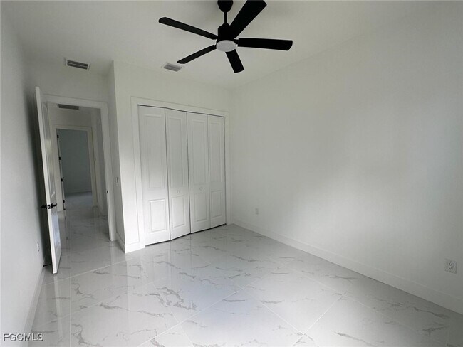 Building Photo - 1214 Cherry St E