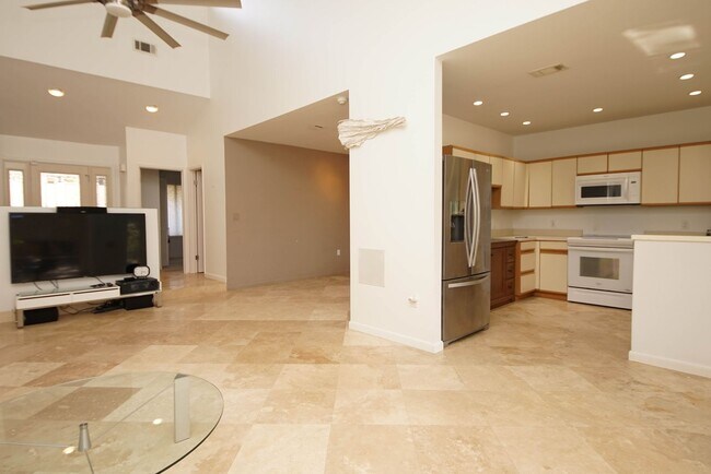 Building Photo - Bluewater Bay Townhome - 6 month lease Only