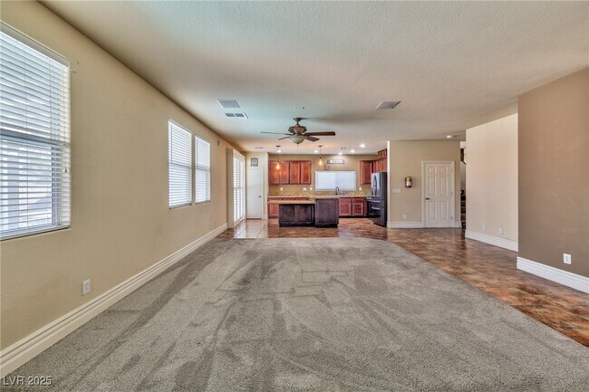 Building Photo - 5025 W Lone Wolf Ave