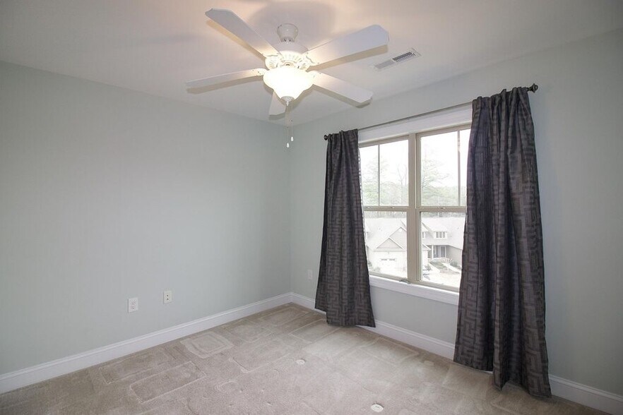 Building Photo - 45 Cypress Cir