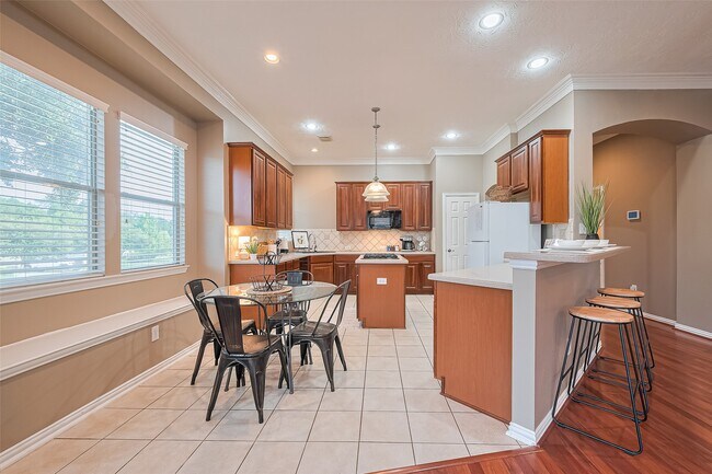 Building Photo - 2500 Amy Lee