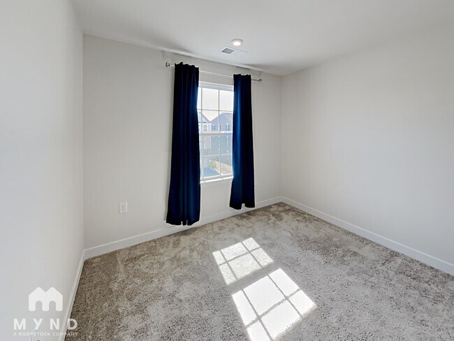 Building Photo - 206 Tamworth Creek