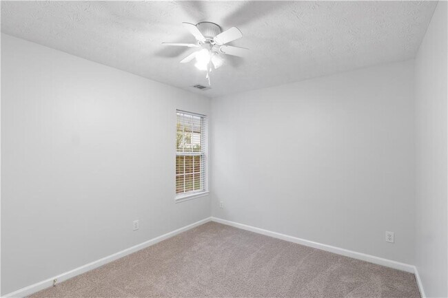 Building Photo - 3870 Safehaven Dr
