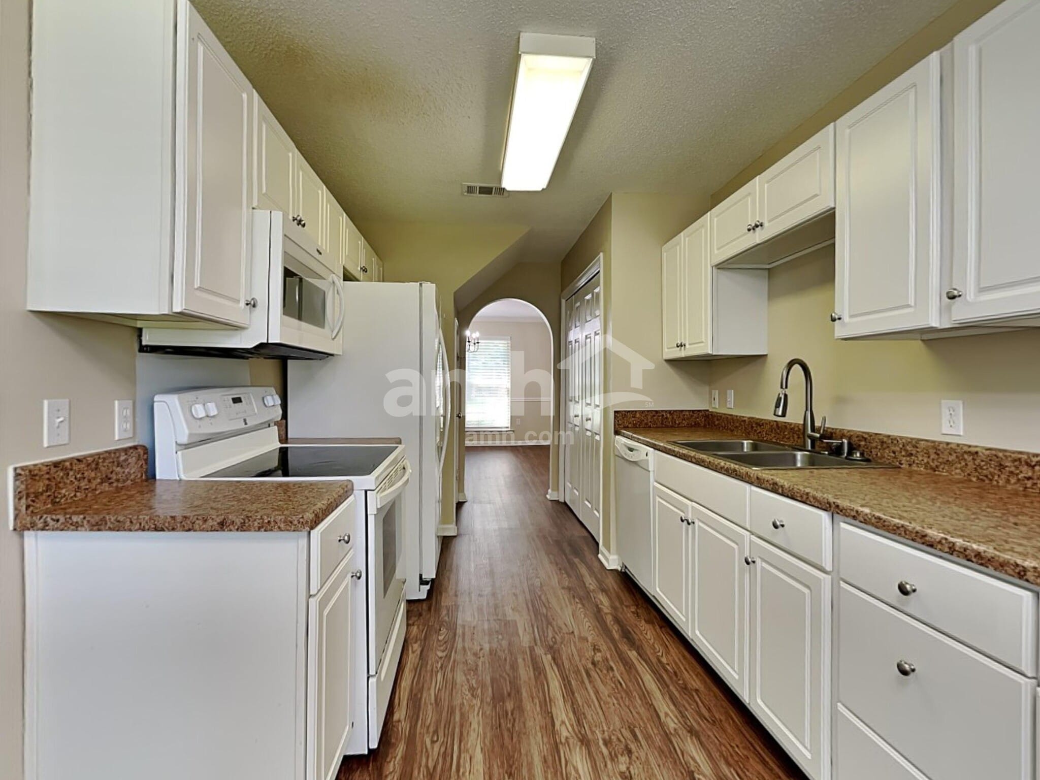 Building Photo - 130 Parkview Rd