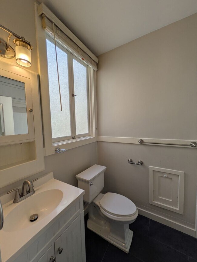 Building Photo - 1119Dol