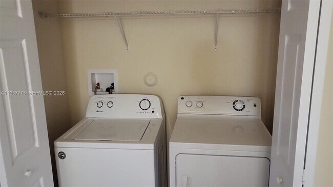 Building Photo - 9219 SW 170th Ave