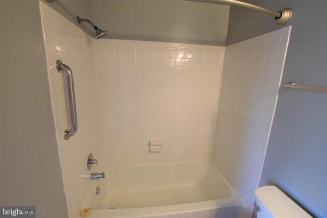 Building Photo - 6605 Briarleigh Way