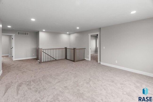 Building Photo - 1137 N Thompson Ave