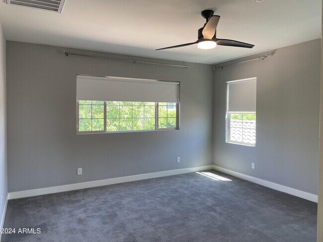 Building Photo - 4624 E Vista Bonita Dr