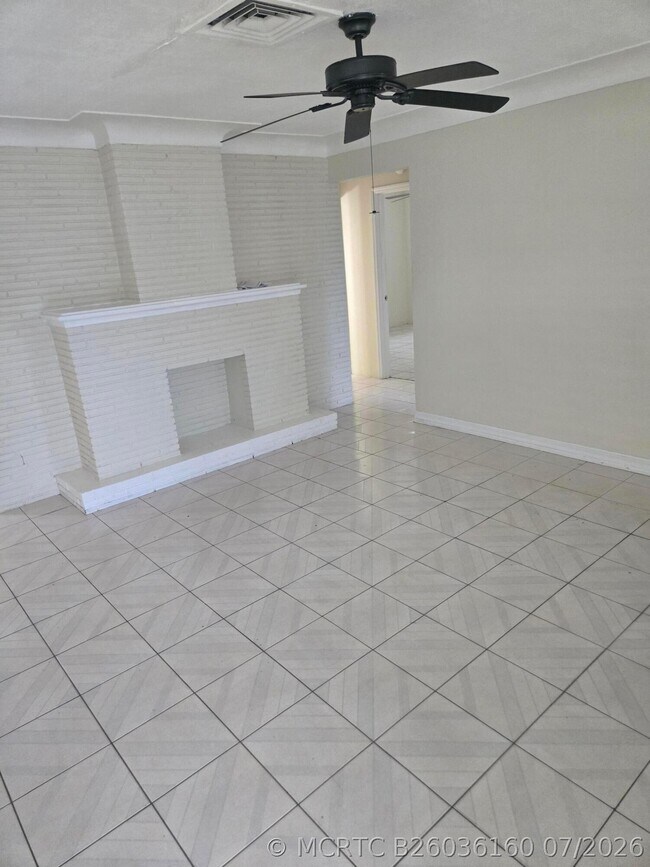 Building Photo - 311 NE 42nd St