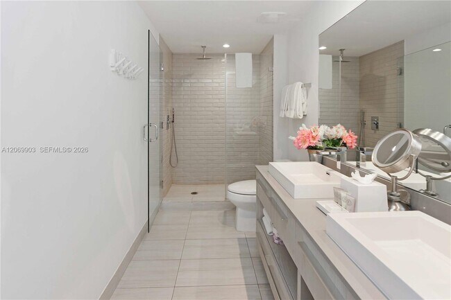 Building Photo - 4010 S Ocean Dr