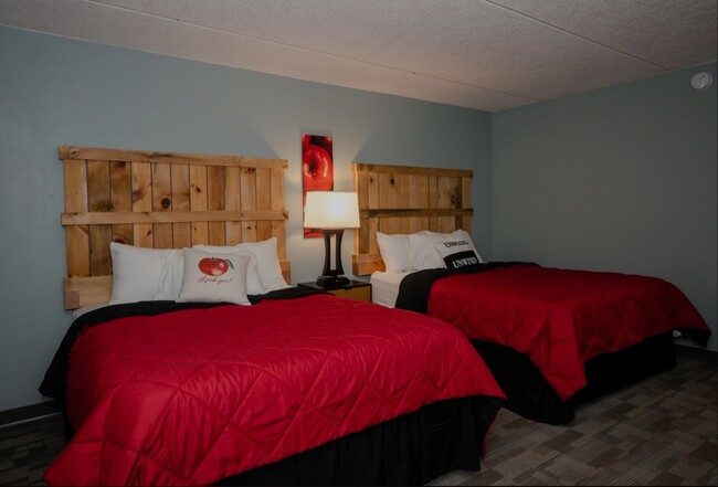 Double Queen Room - 609 S US Highway 61