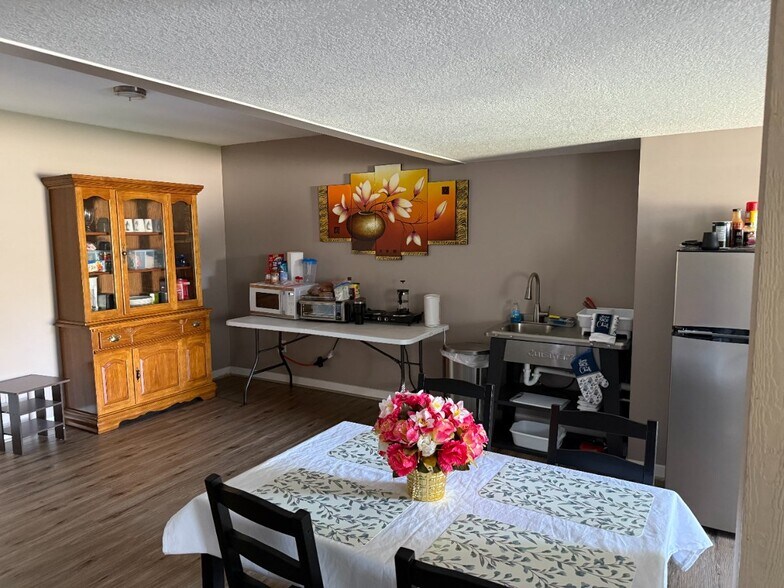 Building Photo - 2209 Bateley St