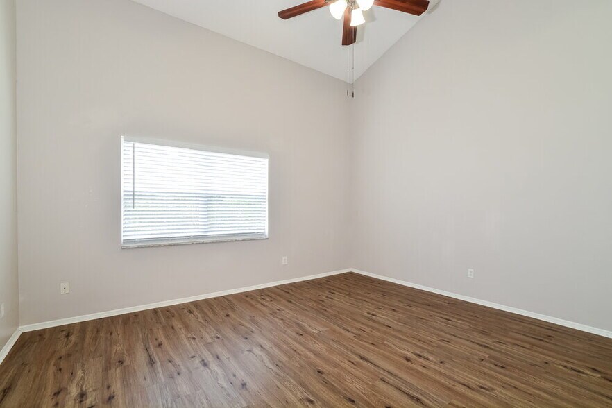 Building Photo - 11184 Cypress Leaf Dr