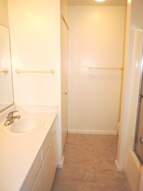 Building Photo - 24 Anchorage Rd