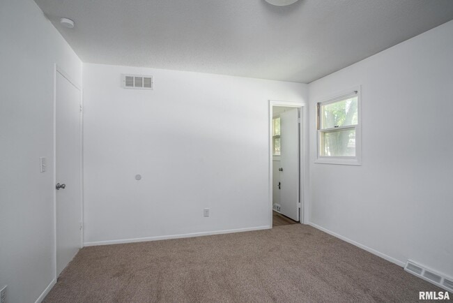 Building Photo - 2530 Saint John Ct