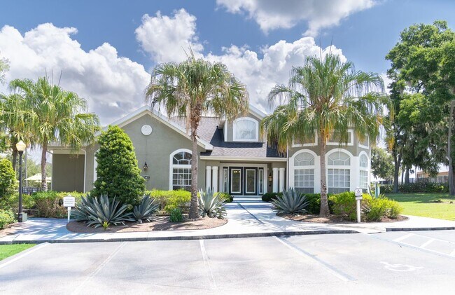 Building Photo - 4240 Summer Landing Dr