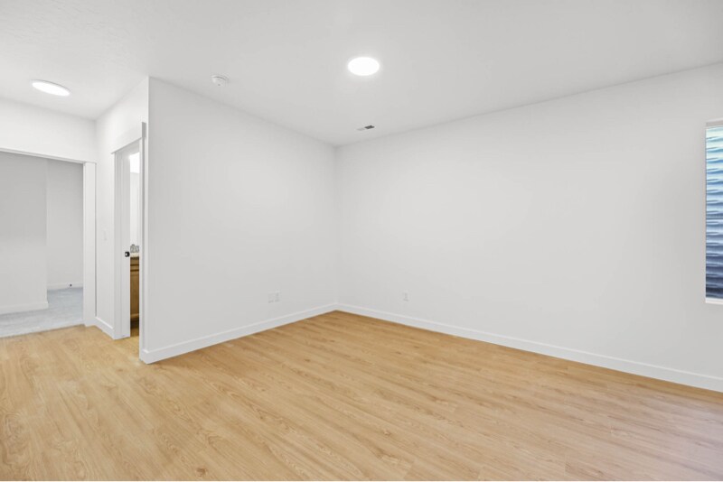 Building Photo - 3511 E 1120 S