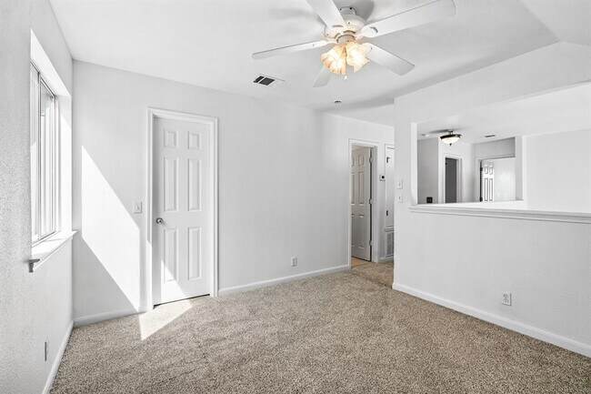 Building Photo - 100 Barberry Dr