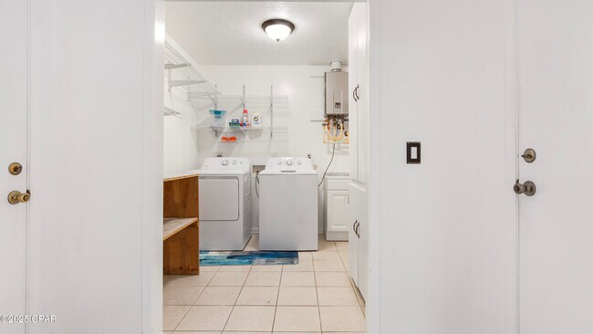 Building Photo - 6217 Wallace Rd