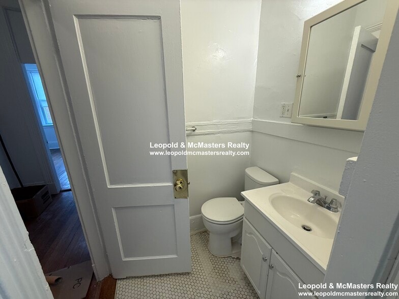 Building Photo - 116 Warren St