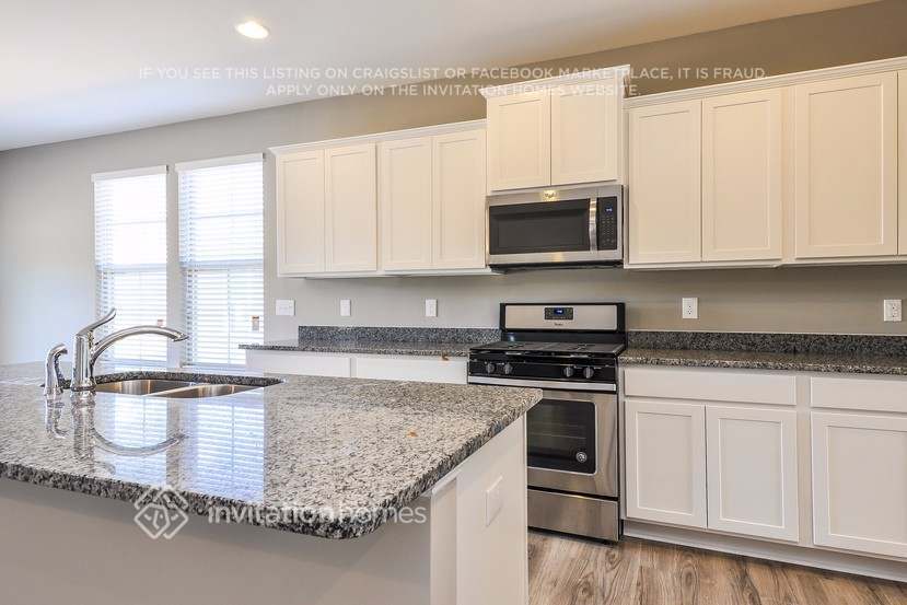 Building Photo - 42 Pearsall Farm Ln